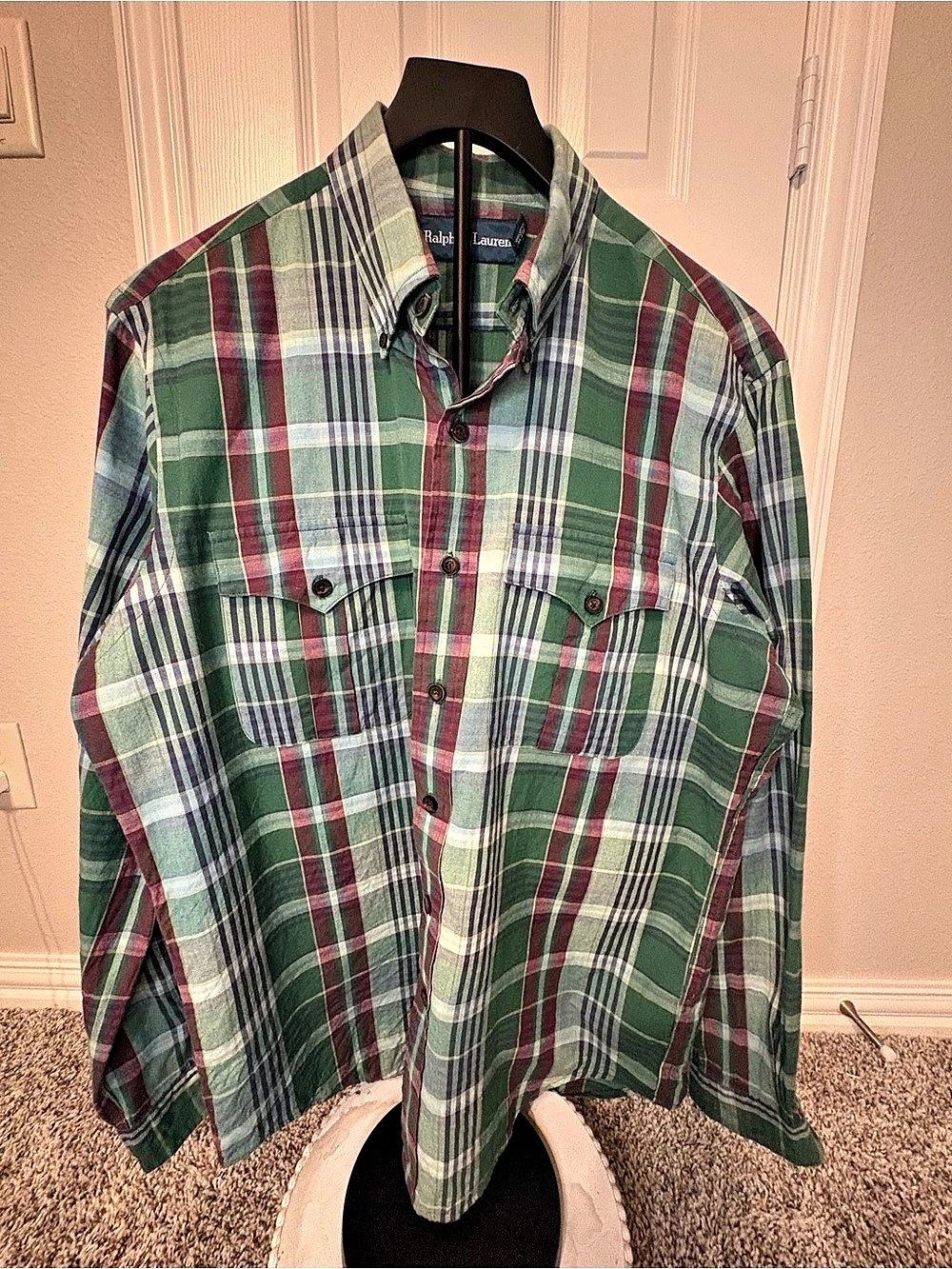 Ralph Lauren Plaid Button Down in Green & Red Size Medium